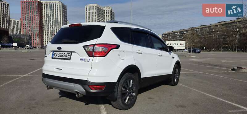 Внедорожник / Кроссовер Ford Kuga 2018 в Киеве