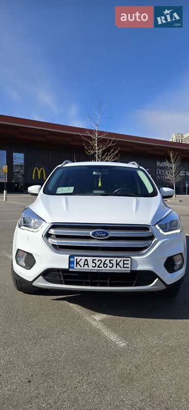 Внедорожник / Кроссовер Ford Kuga 2018 в Киеве