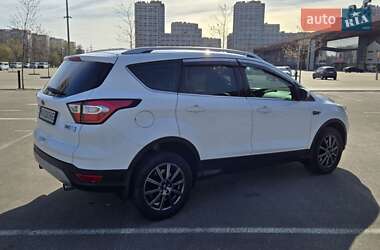 Позашляховик / Кросовер Ford Kuga 2018 в Києві