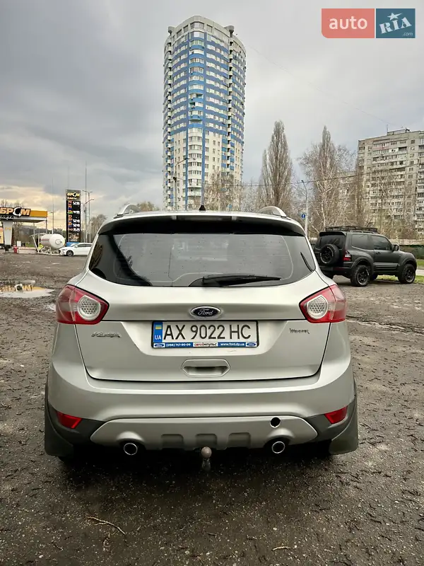 Внедорожник / Кроссовер Ford Kuga 2011 в 