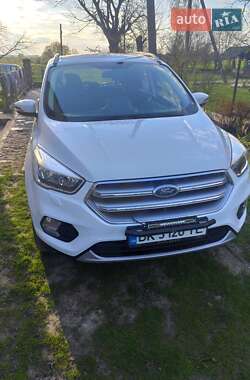 Внедорожник / Кроссовер Ford Kuga 2018 в 