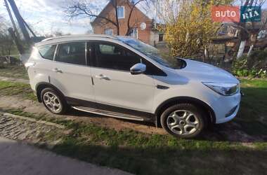 Внедорожник / Кроссовер Ford Kuga 2018 в 
