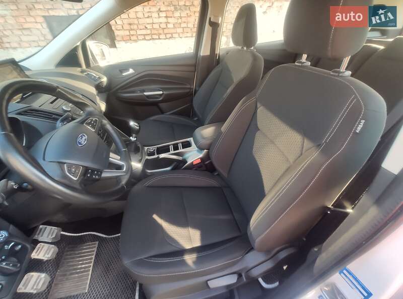 Позашляховик / Кросовер Ford Kuga 2018 в Здолбуніві