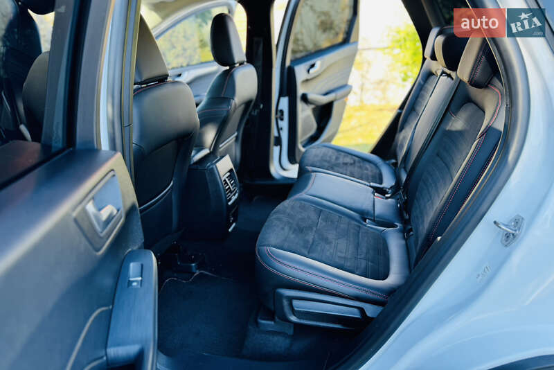 Позашляховик / Кросовер Ford Kuga 2021 в Ромнах