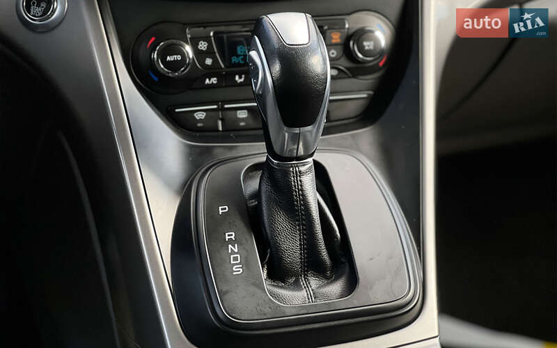 Позашляховик / Кросовер Ford Kuga 2016 в Львові