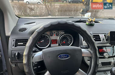 Внедорожник / Кроссовер Ford Kuga 2012 в 