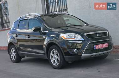 Позашляховик / Кросовер Ford Kuga 2012 в 