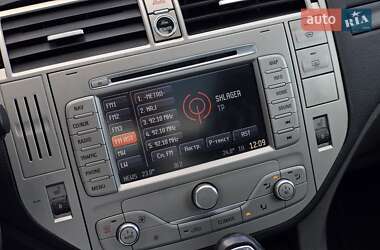Позашляховик / Кросовер Ford Kuga 2012 в 