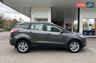 Внедорожник / Кроссовер Ford Kuga 2019 в 