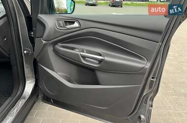 Внедорожник / Кроссовер Ford Kuga 2019 в 