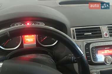 Внедорожник / Кроссовер Ford Kuga 2011 в 