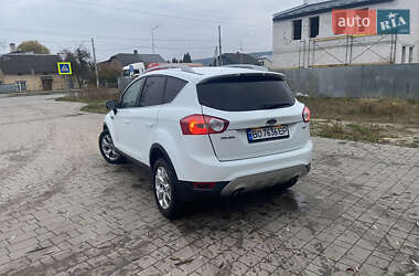 Позашляховик / Кросовер Ford Kuga 2010 в 