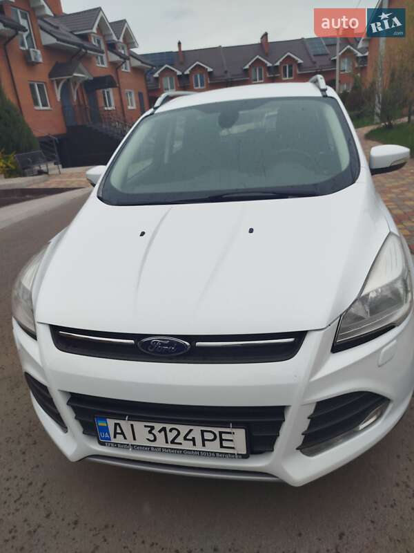 Позашляховик / Кросовер Ford Kuga 2014 в 
