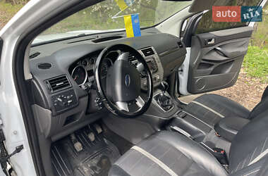 Внедорожник / Кроссовер Ford Kuga 2010 в 