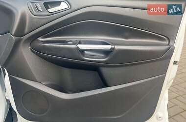 Внедорожник / Кроссовер Ford Kuga 2013 в 