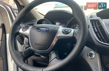 Внедорожник / Кроссовер Ford Kuga 2013 в 