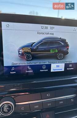 Внедорожник / Кроссовер Ford Kuga 2020 в 