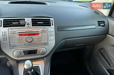 Внедорожник / Кроссовер Ford Kuga 2012 в 