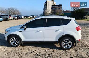 Внедорожник / Кроссовер Ford Kuga 2011 в 