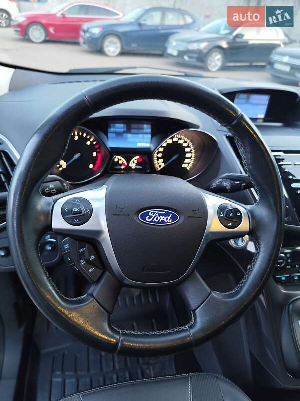Внедорожник / Кроссовер Ford Kuga 2014 в Чернигове