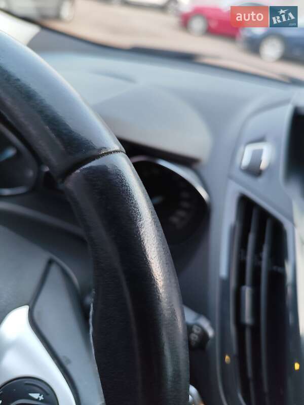 Внедорожник / Кроссовер Ford Kuga 2014 в Чернигове