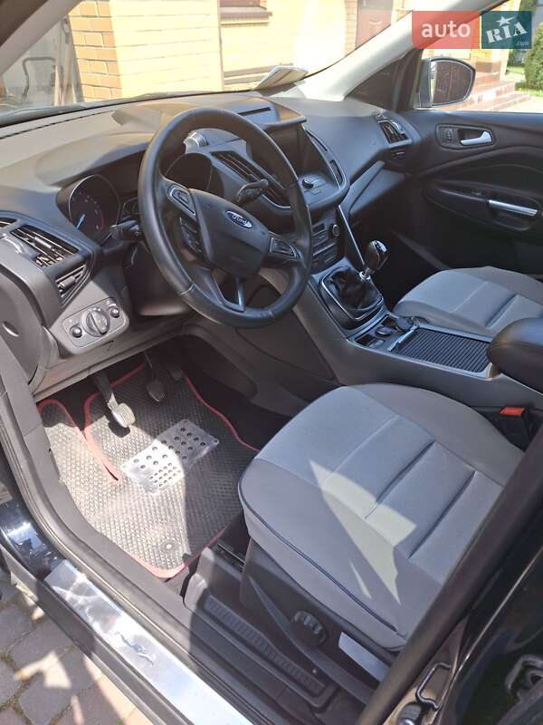 Внедорожник / Кроссовер Ford Kuga 2017 в Луцке