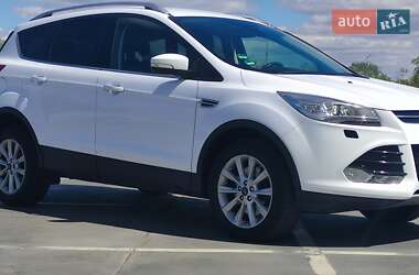 Внедорожник / Кроссовер Ford Kuga 2015 в 