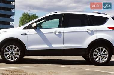 Внедорожник / Кроссовер Ford Kuga 2015 в 