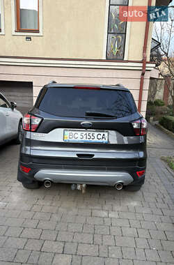 Внедорожник / Кроссовер Ford Kuga 2017 в 