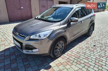 Внедорожник / Кроссовер Ford Kuga 2013 в 