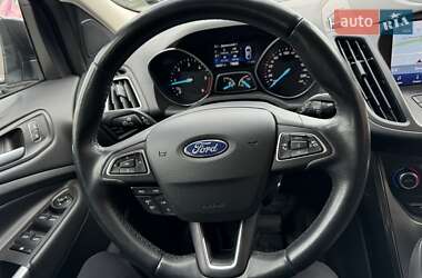 Внедорожник / Кроссовер Ford Kuga 2019 в 