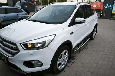 Внедорожник / Кроссовер Ford Kuga 2018 в 