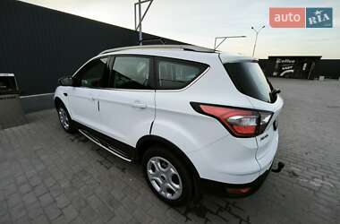 Внедорожник / Кроссовер Ford Kuga 2018 в 