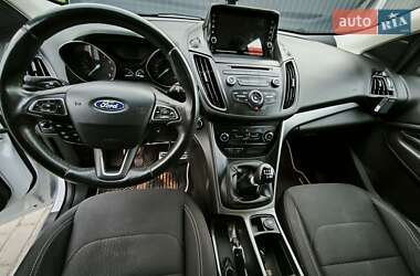 Внедорожник / Кроссовер Ford Kuga 2018 в 