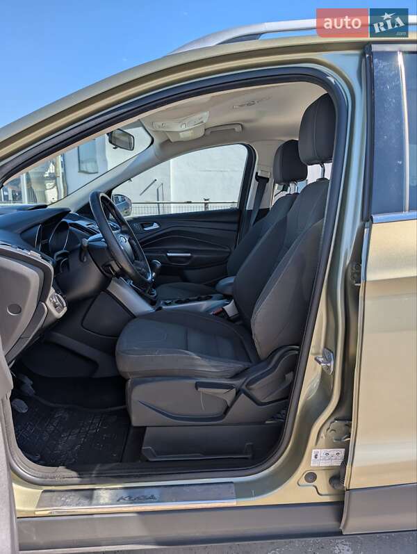 Внедорожник / Кроссовер Ford Kuga 2014 в Мукачево