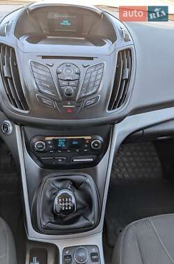 Внедорожник / Кроссовер Ford Kuga 2014 в 