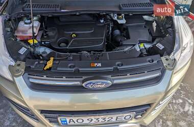 Внедорожник / Кроссовер Ford Kuga 2014 в 