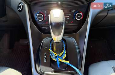 Внедорожник / Кроссовер Ford Kuga 2017 в 