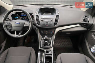 Внедорожник / Кроссовер Ford Kuga 2019 в 