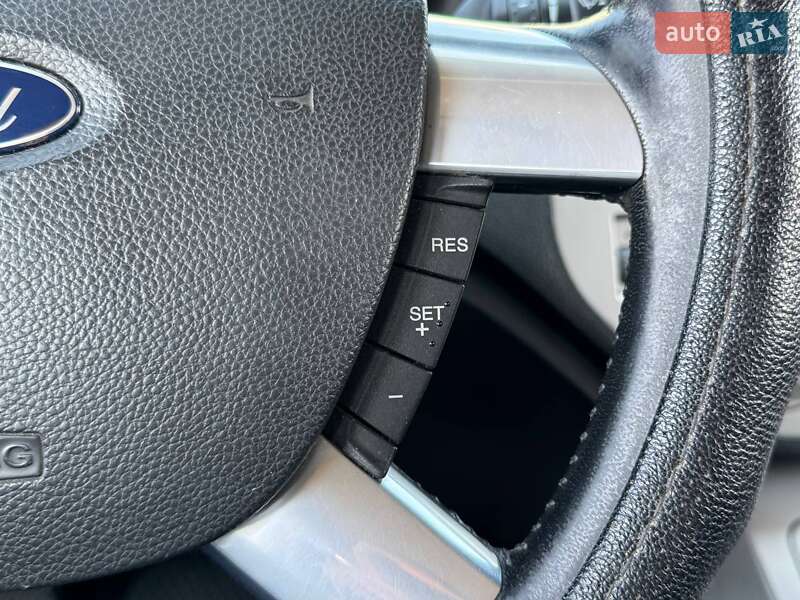 Позашляховик / Кросовер Ford Kuga 2012 в Києві