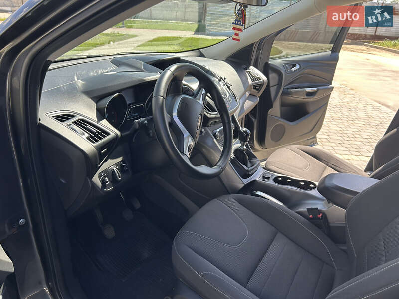 Внедорожник / Кроссовер Ford Kuga 2016 в Виннице
