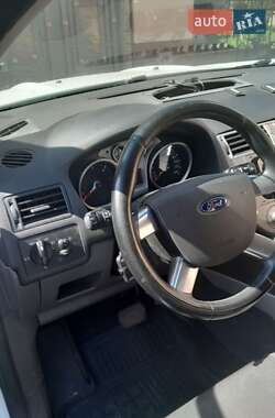Внедорожник / Кроссовер Ford Kuga 2012 в 