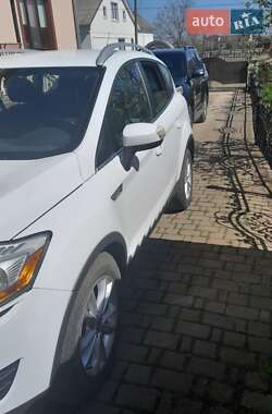 Внедорожник / Кроссовер Ford Kuga 2012 в 