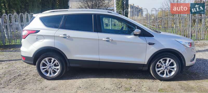 Внедорожник / Кроссовер Ford Kuga 2019 в Хмельнике фото 6 Внедорожник / Кроссовер Ford Kuga 2019 в Хмельнике