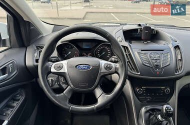 Внедорожник / Кроссовер Ford Kuga 2013 в 