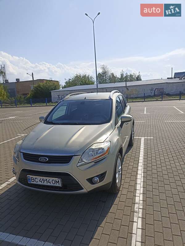 Внедорожник / Кроссовер Ford Kuga 2008 в Нововолынске