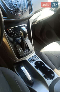 Внедорожник / Кроссовер Ford Kuga 2013 в 