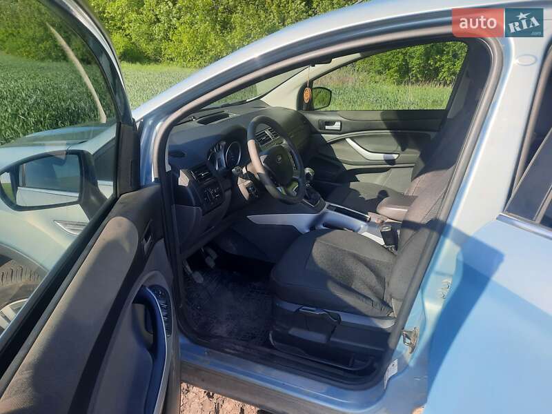 Внедорожник / Кроссовер Ford Kuga 2010 в Подольске