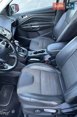 Внедорожник / Кроссовер Ford Kuga 2015 в 