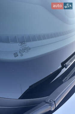 Внедорожник / Кроссовер Ford Kuga 2015 в 